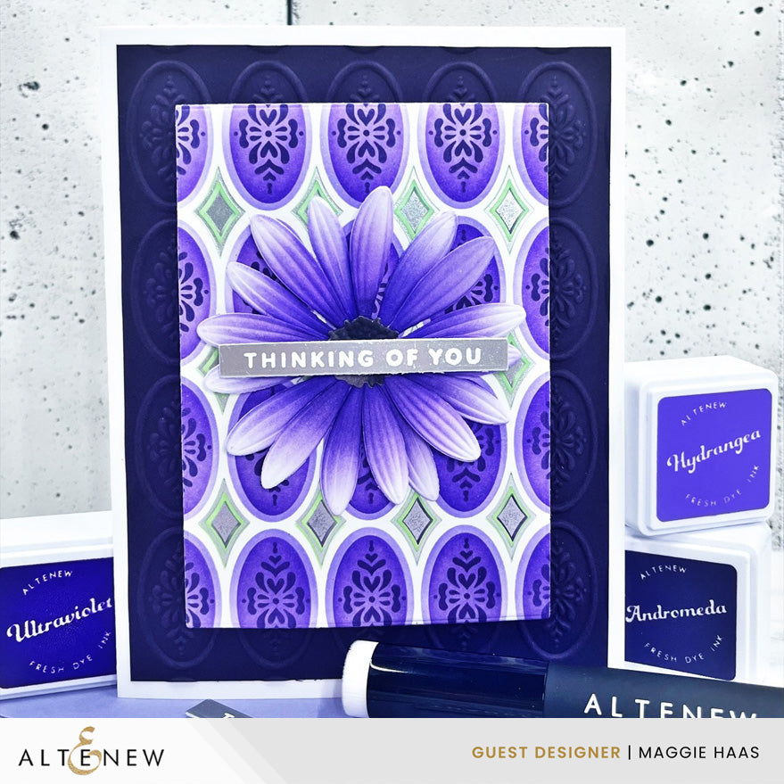 Heirloom Filigree - Oval 3D Embossing Folder